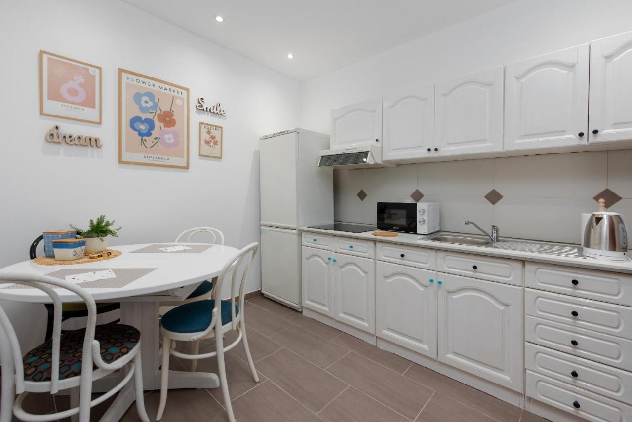 Studio Apartment Lu Rupa Екстер'єр фото
